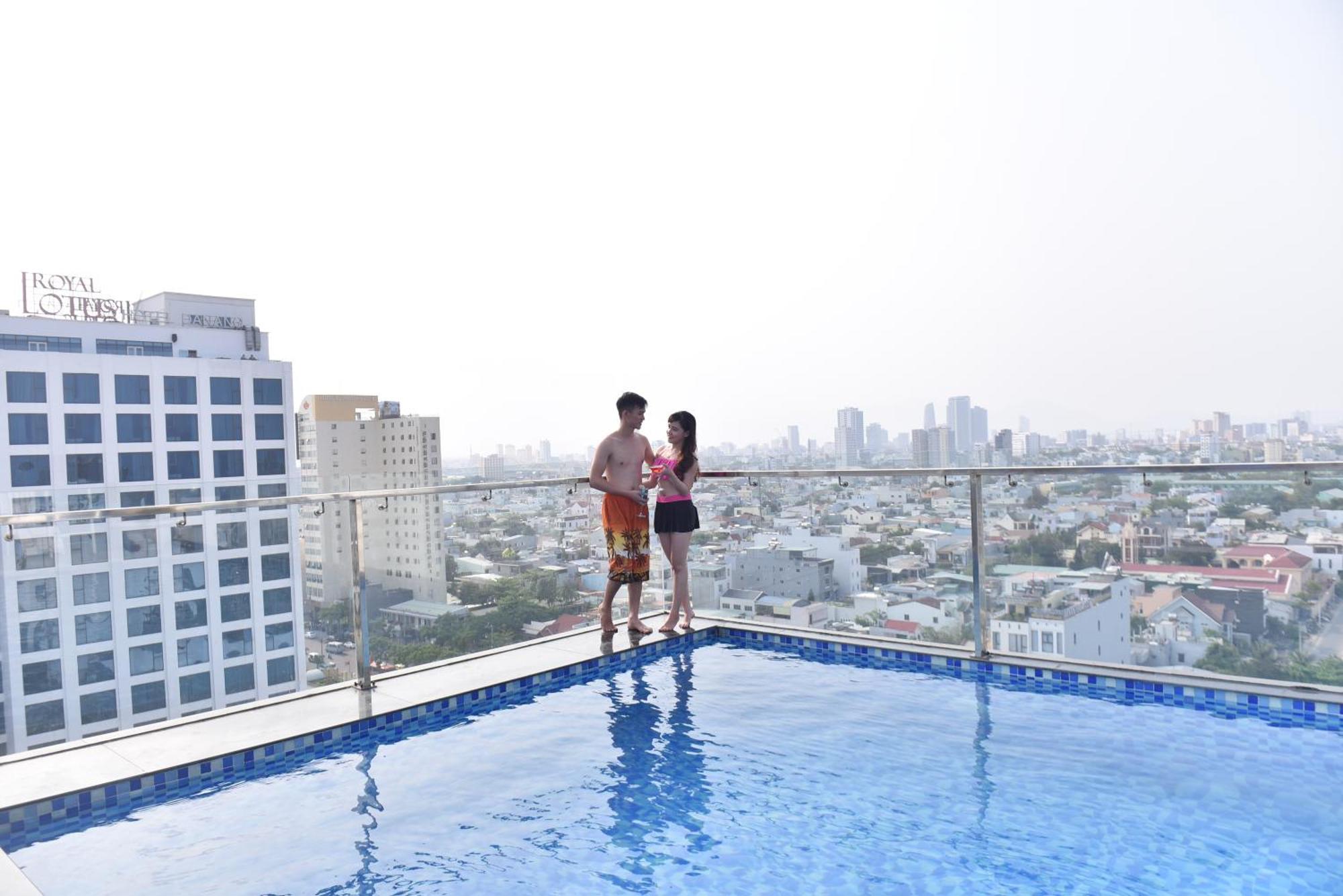 Ritzy Boutique Hotel Da Nang Beach Екстериор снимка