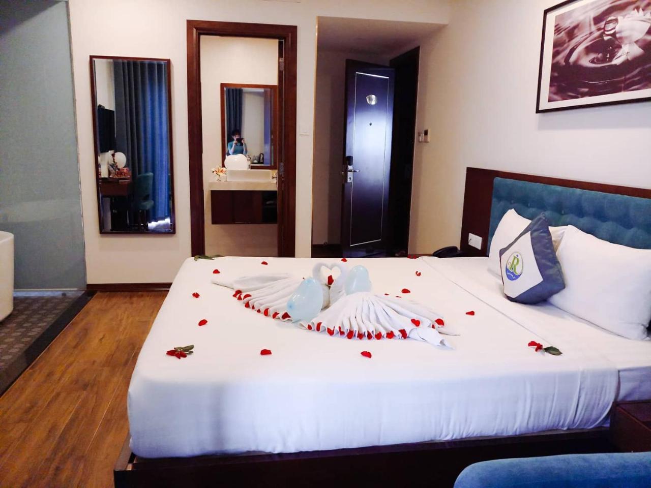Ritzy Boutique Hotel Da Nang Beach Екстериор снимка